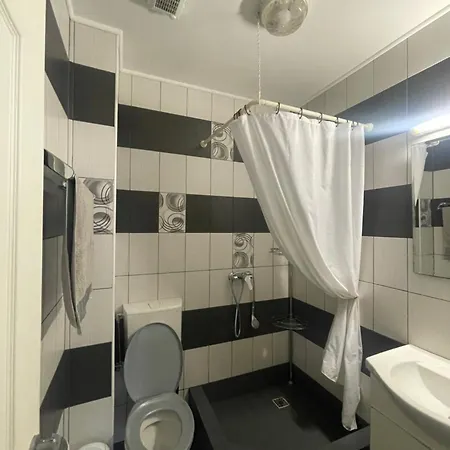 Costin - De Inchiriat Gæstehus *